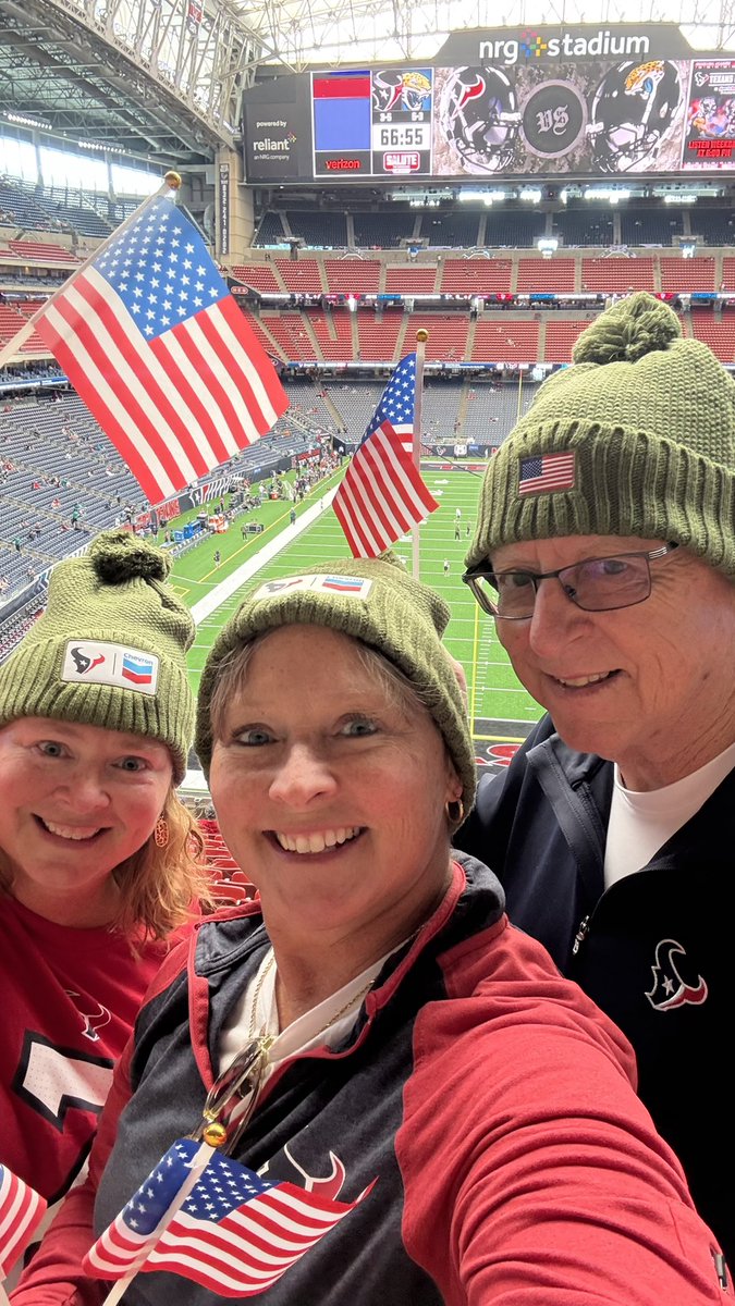 MattesAmy's tweet photo. #htownmade #SaluteToService 🇺🇸 @HoustonTexans https://t.co/Mf1tSIch58