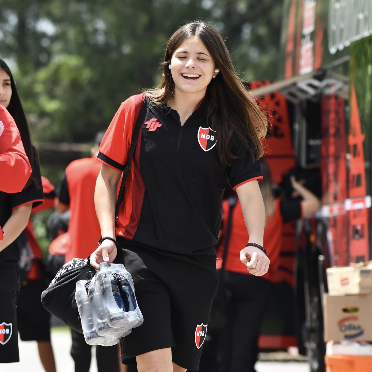 Estamos 👋🏻👊🏻

Desde las 16:30 h enfrentamos a Banfield por la semifinal del campeonato en #Sub16

#VamosNewells❤️🖤
