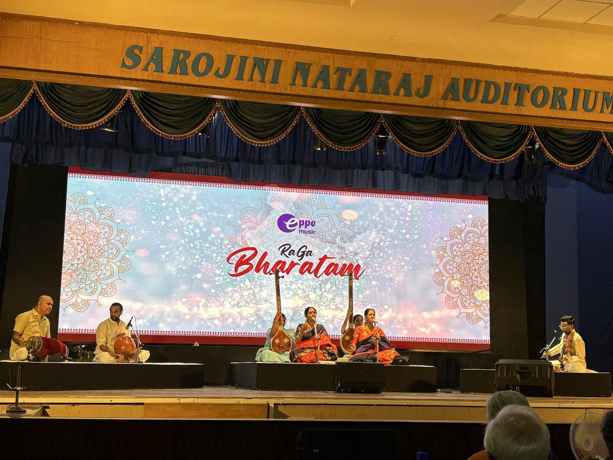 protoiyer's tweet photo. What an exquisite concert by @ranjanigayatri today - RaGa Bharatam, celebratin Bhakti, Dharma, Desh 🙏

Paarvati (Natakurinji), Aadaddella (Purvikalyani), Kulirmati (Dhanyasi), MaaJanaki (Kambhoji), Adinaye (Mo’kalyani), RTP (Jonpuri), Desh medley #Vandemataram w deleted lines 🙏 https://t.co/Z5WAMVCMgw