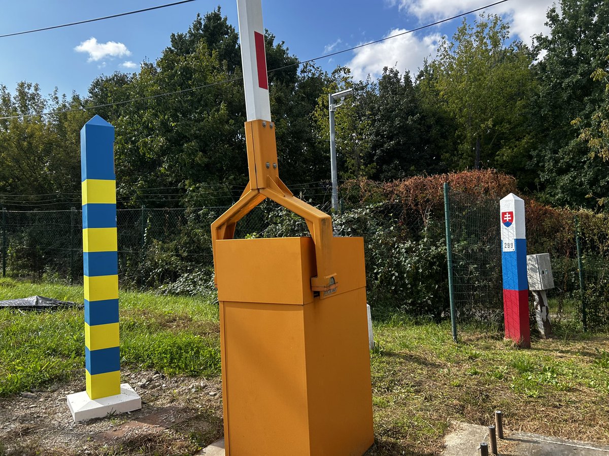 DeepThroatFella tweet media