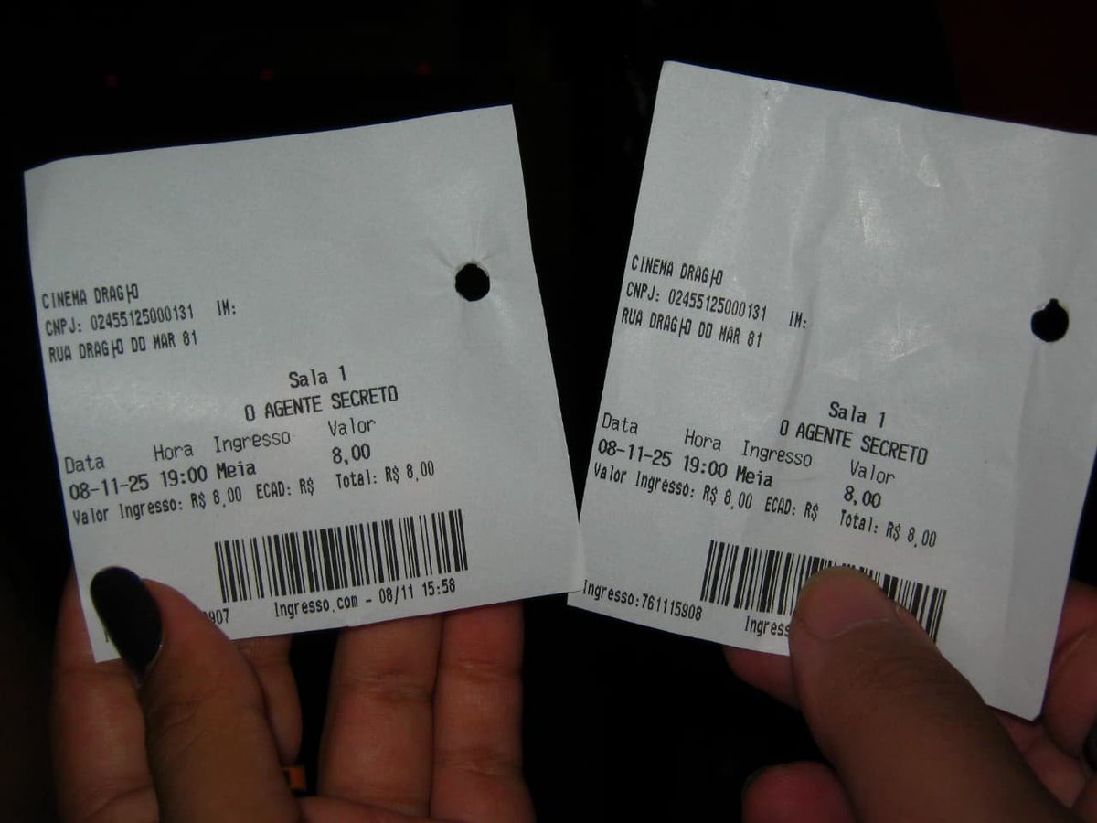 Excelente documentário do <a href="/kmendoncafilho/">Kleber Mendonça Filho</a>. Impossível não lembrar de Retratos Fantasmas.
Menção honrosa a duas faixas do disco Paêbirú, que compõem a trilha sonora do filme.