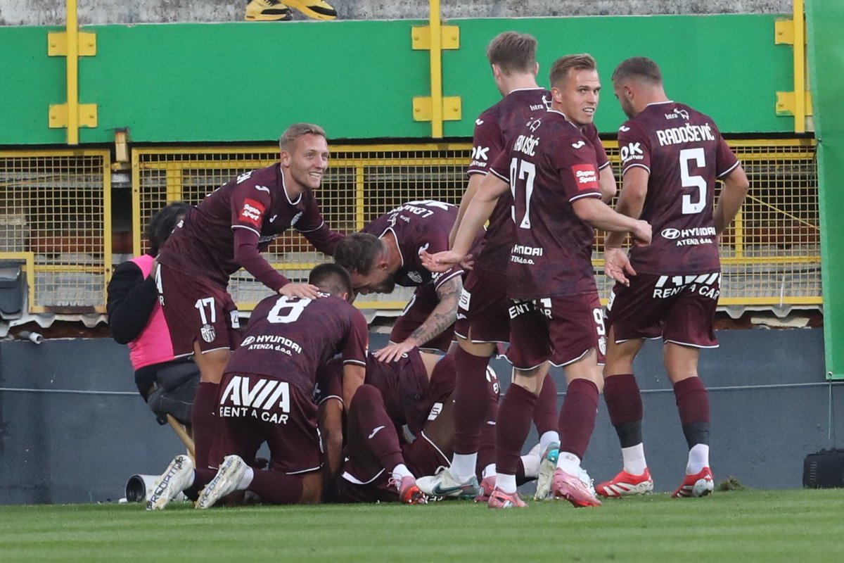 ✅ El <a href="/NKIstra1961/">NK Istra 1961</a> ya es tercero, a la espera de lo que haga el Varazdin ahora. Trabajazo de <a href="/OriolRiera9/">Oriol Riera</a> y su staff para levantar a un equipo que tuvo tantos problemas al inicio de liga y meterlo de lleno en la lucha por Europa. Crecimiento táctico y mental.