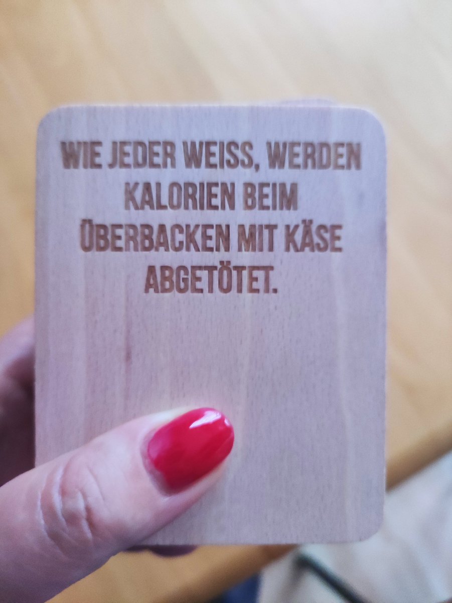 grinsekind008's tweet photo. Wie jeder weiß, werden Kalorien beim überbacken mit Käse abgetötet. https://t.co/EgLBsFFhOW