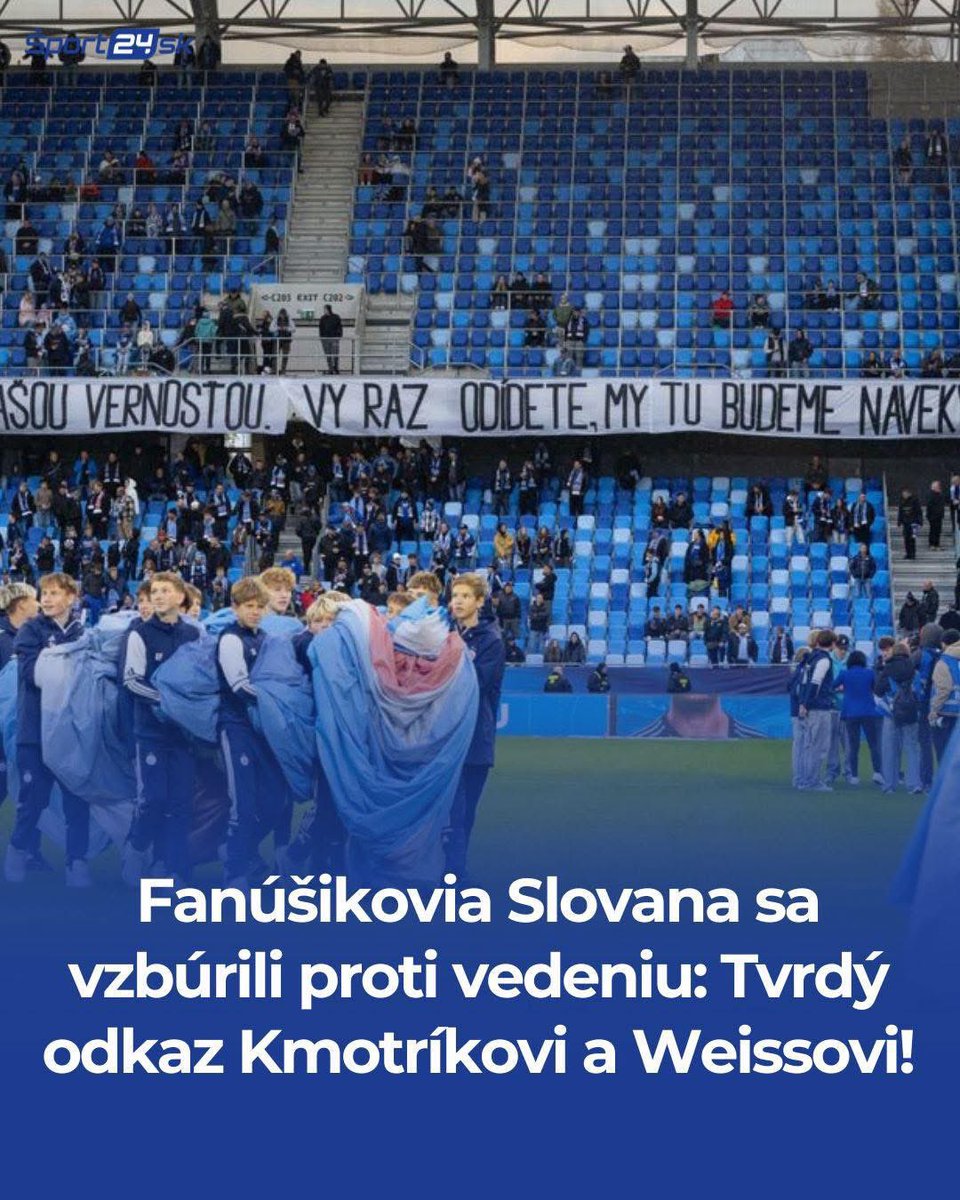 Na Tehelnom poli to poriadne vrie. 😱⚽️ Čo odkázali fanúšikovia Slovana vedeniu a trénerovi Weissovi 👉 sport24.pluska.sk/futbal/fanusik…