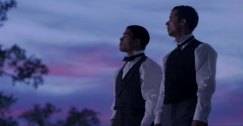 yoncedulac's tweet image. I told him my love of vampire media (especially BLACK vampire media) and showed him these two images and said I’d love to see him and JA work together in the future🤞🏾.