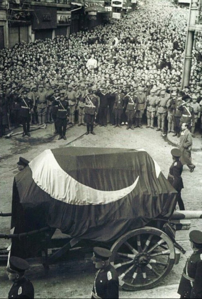 10 Kasım, seni hiç unutmadık.