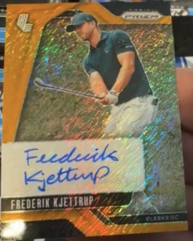 mblum16's tweet photo. @SCCTradingCards These are some of my most fun pulls.  Freddy is 1/3 but it’s the 1/1 auto cause he doesn’t sign his full name. The rest are awesome as well! https://t.co/abdqxjJTyg