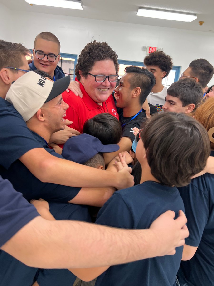 ColumbusHS_Mia's tweet image. Earlier this week, our Faith &amp;amp; Mission team and LINK Club shared a beautiful retreat experience with our friends from Great Heights Academy. Moments like these remind us what it means to live our Marist mission each day. #CPride #Adelante