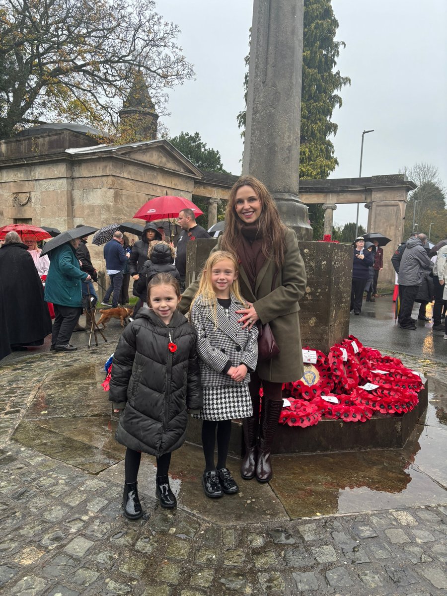 LittleSuttonCoE's tweet photo. We’re incredibly proud of our Student Council members who represented our school so beautifully and respectfully at today’s Remembrance Parade. They showed true dignity, gratitude, and community spirit as we came together to honour those who served. 🌹 #LestWeForget https://t.co/qXDyS5weqp