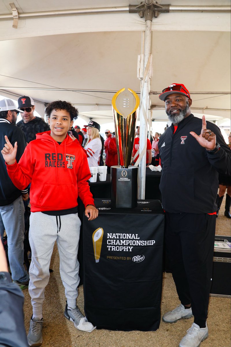 Double T Varsity Club tweet media