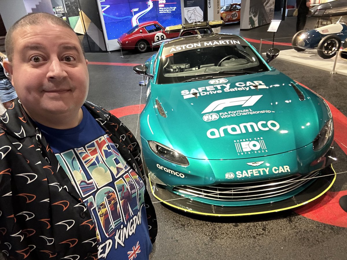 ⚠️ SAFETY CAR ⚠️ 

#BrazilGP #BrazilianGP 🇧🇷