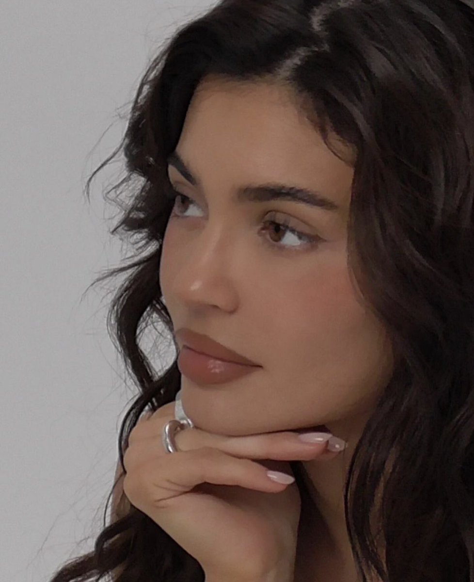 kylie jenner beauty is insane