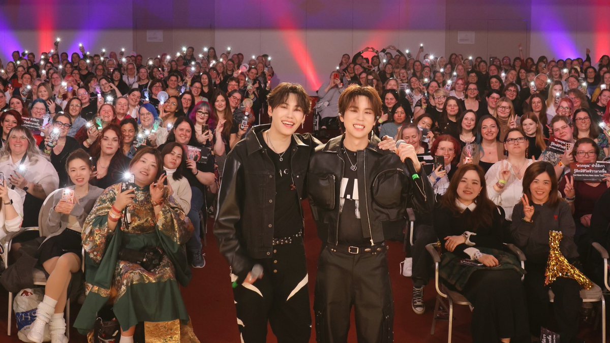 GMMTV's tweet photo. It’s our first time here, and we’re truly impressed! Thank you so much for coming to see us. Hope we’ll meet again soon! 😘 

Wir sind zum ersten Mal hier in Berlin und total begeistert! Vielen Dank für euren Besuch! Hoffentlich sehen wir uns bald wieder! 😘  

เป็นครั้งแรกที่มาที่นี่ พวกเราประทับใจมาก ๆ ครับ ขอบคุณที่มาหาพวกเรานะครับ หวังว่าเราจะได้เจอกันอีกครับ 😘 

#BP1stFMBerlin 
#GMMTV