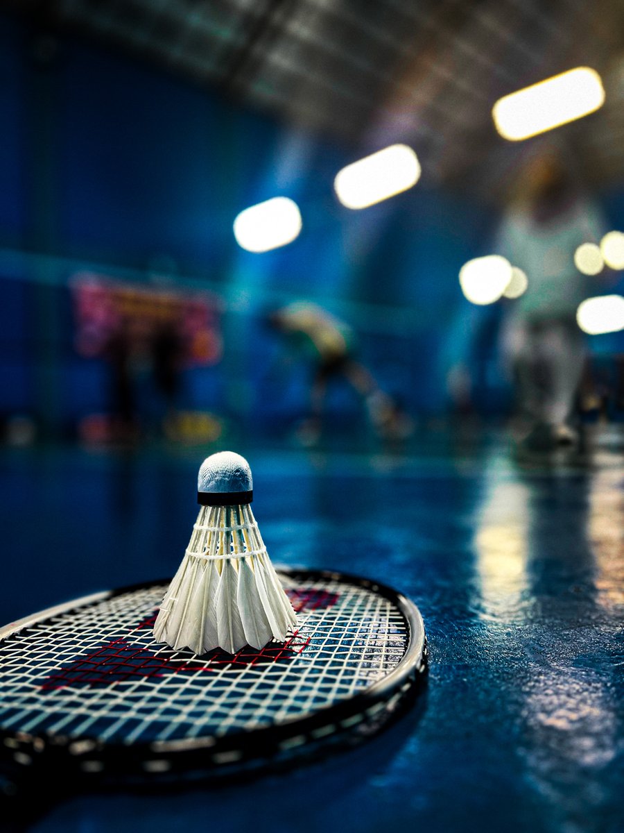 irhamroyansyah's tweet photo. @KucengTerbanggg Saya jatuh cinta dengan jepretan saat rehat badminton malam ini. https://t.co/Qg0fcJb2uY