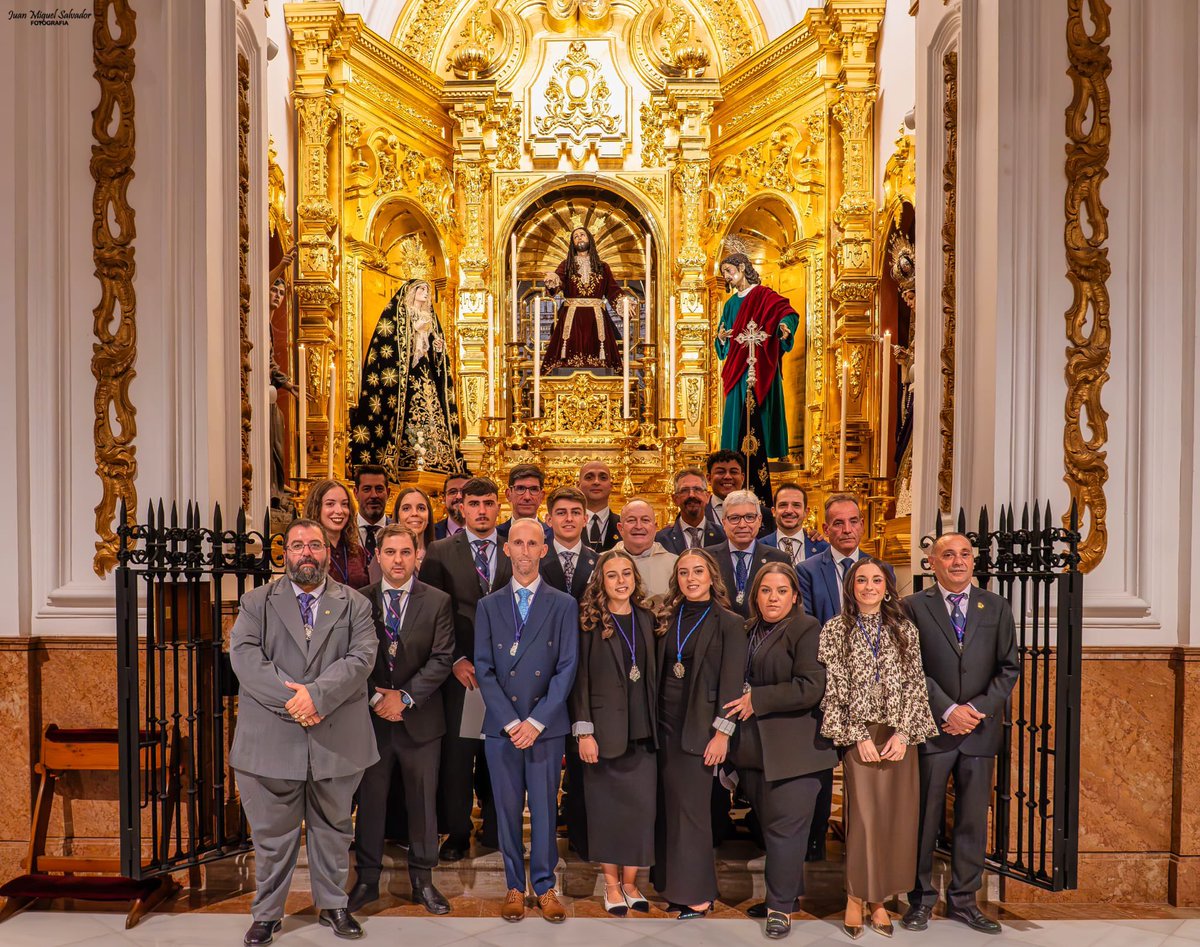 Archic_Huerto's tweet photo. En la tarde de ayer, tomó posesión la nueva Junta de Gobierno para el periodo 2025-2029, encabezada por Nicolás Martín como Hermano Mayor.

Seguimos trabajando juntos por nuestra Archicofradía. #yosoydelHuerto #CofradíasMLG https://t.co/ImnX9ezF2n