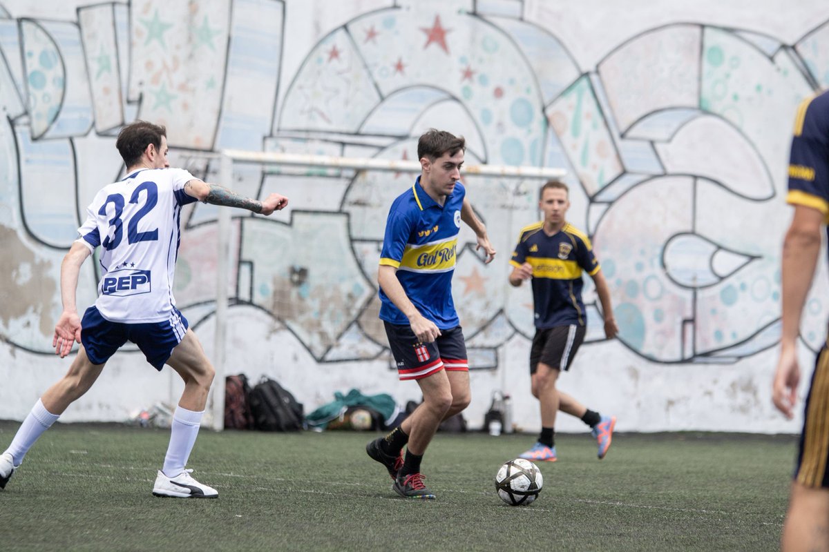 LAT_ARG's tweet image. 👊 ¡EMPATE QUE LE SIRVE AL CERVECERO!

🍺 Fue empate 1 a 1 ante @BocaJuniorsLAT. Así, @Quilmes_LAT se mete por la ventana a la Copa de Oro.