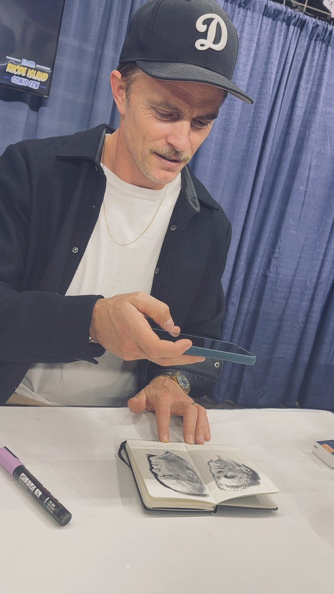 artbyktgamboa's tweet image. gotta catch em all 😈
#daredevil #ricc #rhodeislandcomiccon #ricomiccon