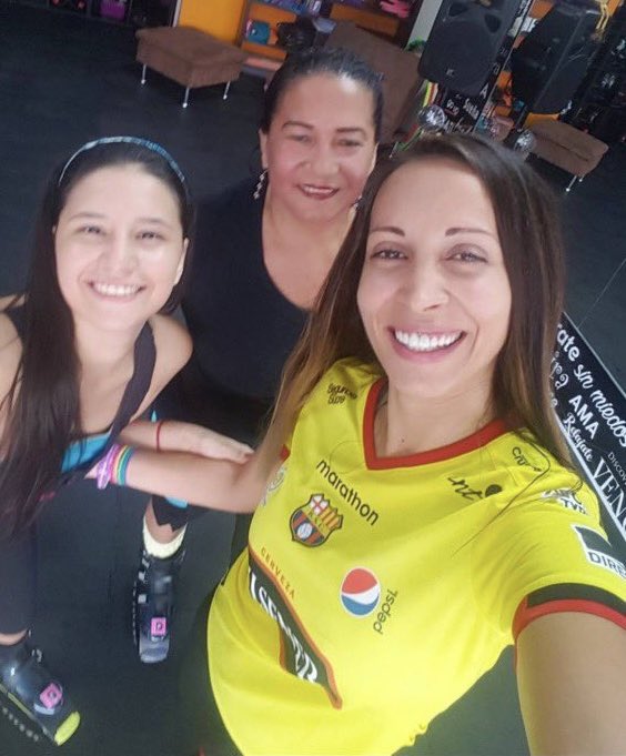 BarraAzulEterna's tweet image. Marielisa Caycedo, una BARCELONISTA más, sigue manejando una jefatura en el MARKETING de EMELEC. El resultado evidente: redes pésimas, cero contenido de calidad, ni un sponsor nuevo, más espantados que nuevos y comunicados que dan vergüenza. Ella fue puesta ahí por Pileggi y Puga…