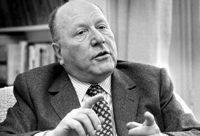 “Lo que marca el fracaso del comunismo no es la caída del muro de Berlín, en 1989, sino su construcción en 1961”

Jean François Revel