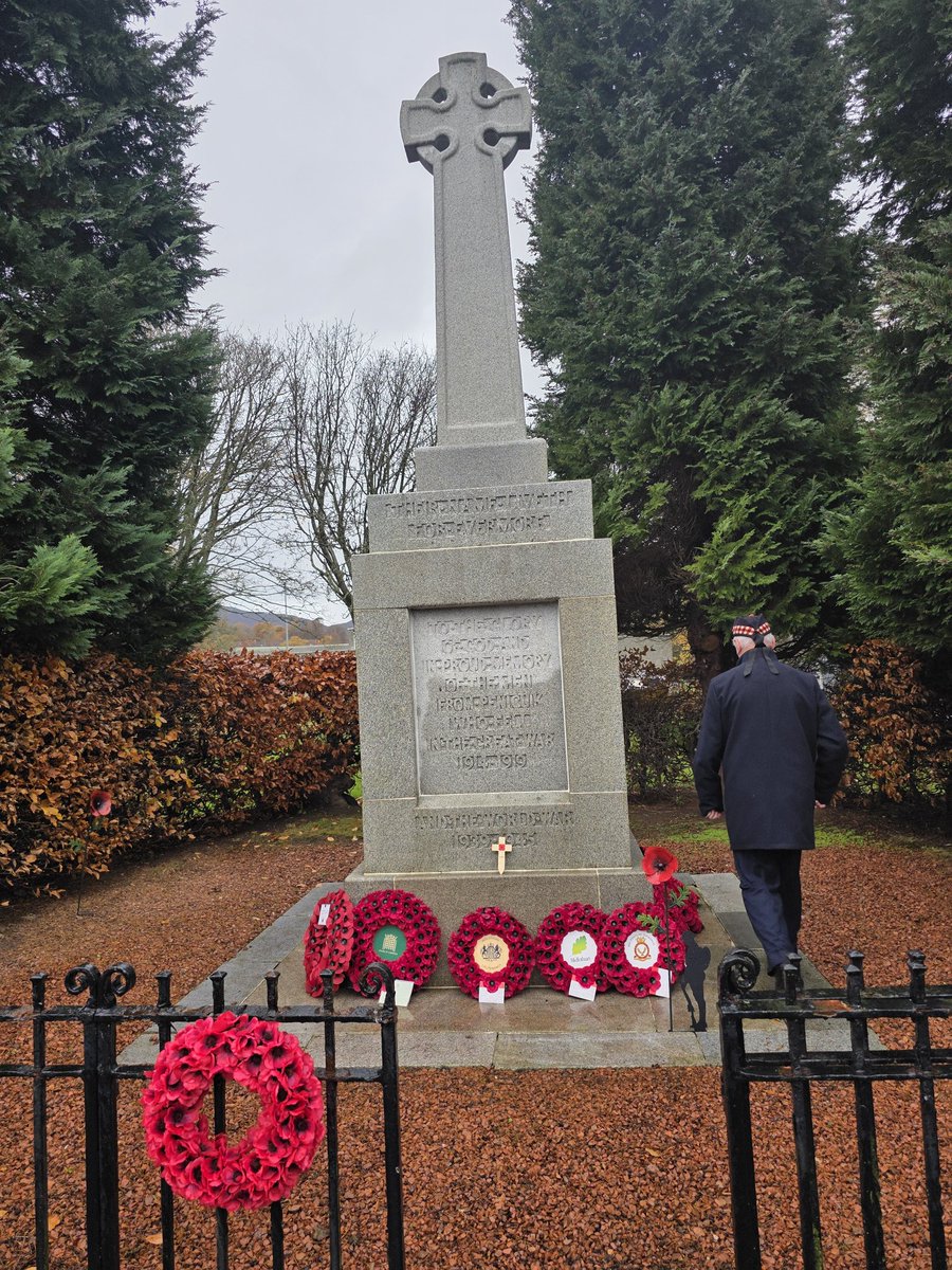 A privilege to lay a wreath at the Penicuik War Memorial on behalf of <a href="/kirstyjmcneill/">Kirsty McNeill MP</a>, in remembrance of all in Midlothian who made the ultimate sacrifice.