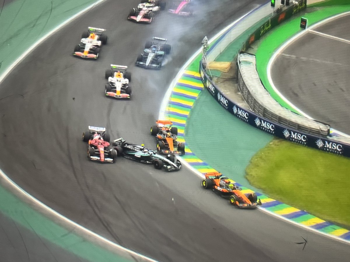 OSCAR TE DIJE QUE TE ALOCARAS PERO NO ASIIIII 

#BrazilGP