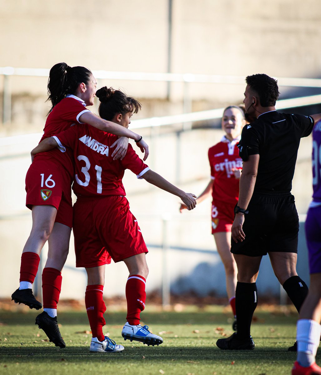 TerrassaFC's tweet photo. 🎊 LA 5️⃣A VICTÒRIA CONSECUTIVAAAAAA‼️

🚀 El @TerrassaFC #futfem també guanya 1️⃣ a 2️⃣ al camp del #CEPontenc i segueix 𝗘𝗡 𝗥𝗔𝗧𝗫𝗔 en encadenar el 5️⃣è TRIOMF consecutiu a #PreferentFemení‼️

⚽ MARTA VISA i @chaarlyysss__, golejadores‼️

🙌 AMUNT #TERRASSA! 🙌 https://t.co/2IC0JoRbyG