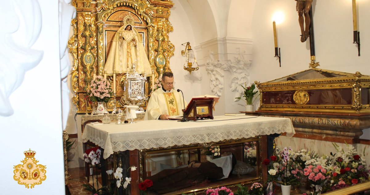 SacramentalCant's tweet photo. Hoy hemos participado de la Eucaristía en el Convento de Santa Ángela de la Cruz, ha oficiado el Rvdo. Padre don José Antonio Plata Brito, párroco de la Milagrosa de Sevilla.
Damos gracias a Dios un año más.
#PeregrinosdeEsperanza #Jubileo2025 #Misericordia #Caridad
📸M. Vega https://t.co/LqOSNqkjUC