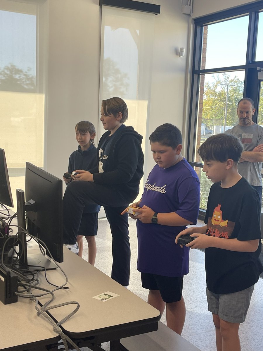 mattwmyers's tweet image. Congratulations to our Esports team for taking first place in their tournament this weekend. We’re proud of your hard work! Thank you Coach Fitz for leading! #wearesouth #esports @BoerneMSSouth @BMSS_LIB 🐴