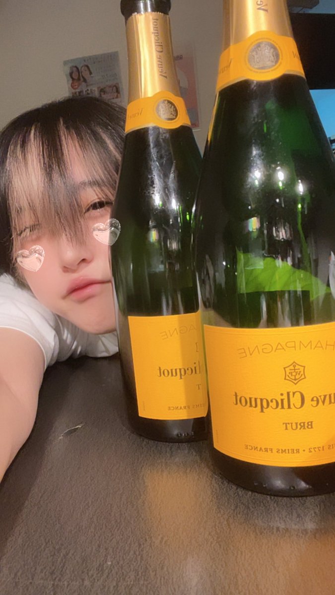 _____o_825's tweet photo. しゅっきん‼️

10日  22-5   るるあみ
11日   20-5   わんおぺ
12日  22-5   しおり
14日  24-8   しおり
16日  23.5-5  わんおぺ

さいきんシーシャ行きすぎ酸欠ぶんぶん https://t.co/3JL7PVknde