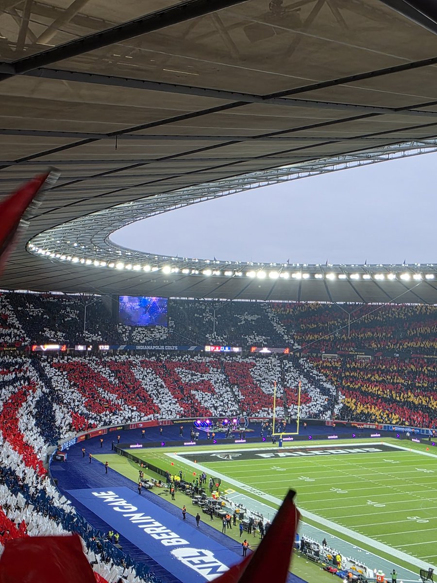 V_WESTEND's tweet image. Unpopular Opinion: sieht scheiße aus. Dieser künstliche Hype um diese merkwürdige Sportart nervt so hart.