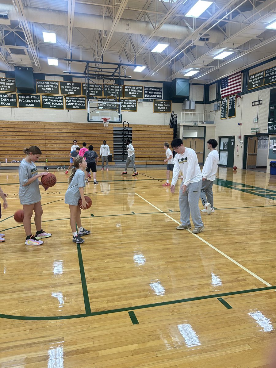 Good day for the Eagles yesterday. Spent the day at MDI high school running a youth clinic !!  Team dinner at the Shea’s house after capped off a great day. 🦅🦅