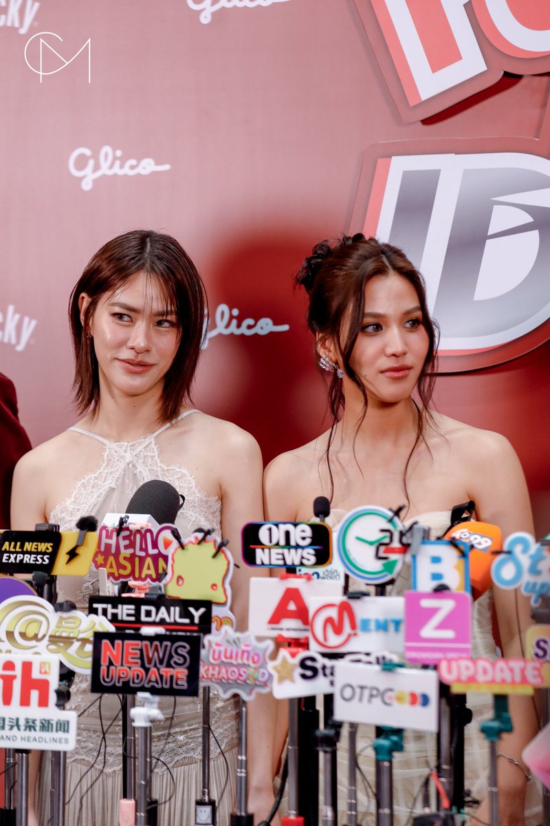 CM2Connect's tweet image. “เอมี่ - บอนนี่” ช่วงสัมภาษณ์ในงาน GMMTV POCKY IDOL FINAL STAGE เวทีเฟ้นหาไอดอลหน้าใหม่

EMIBONNIE POCKY IDOL FINAL

#GMMTVPOCKYIDOL_FINALSTAGE
#emiamily #beonnnie #emibonnie