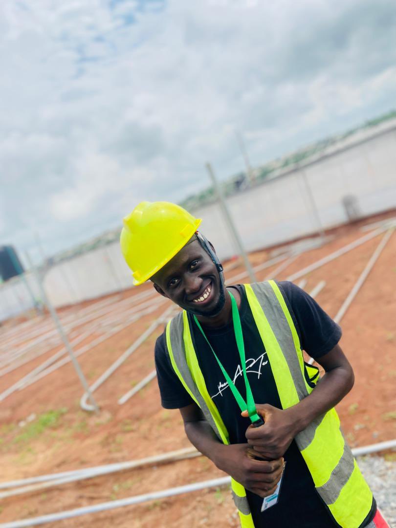 Adekunl28541097's tweet photo. I learnt about soillessFarmLab last year; I graduated this year, and farmer AkinAlabi advised me to go for  soilless Farm training.
 I tried it, and now I'm learning at every opportunity, whether it's through training or visiting another farm. Grateful for the opportunity 🙏 https://t.co/GxnfAbnx6F