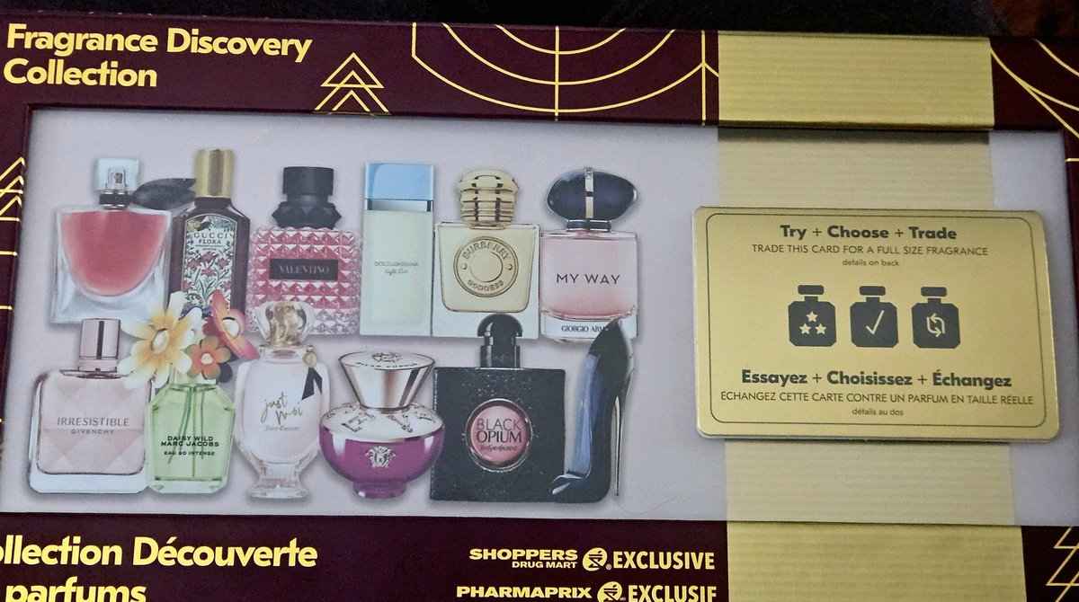 heidyHarl's tweet image. صحابي جابولي هدية فكرتها لطيفة خالص، العلبة فيها عينات/تيستر لمجموعة برفانات، ومع العلبة بييجي الكارت اللي بعد ماتجربي كل العينات،تختاري اللي حبيتيه اكتر حاجة،تاخدي الكارت ده تجيبي بيه قزازةالبارفان الحجم العادي. 
قد كده الواحد مالوش في فن الشوبينج إني اول مرة اعرف بالفكرة دي😍