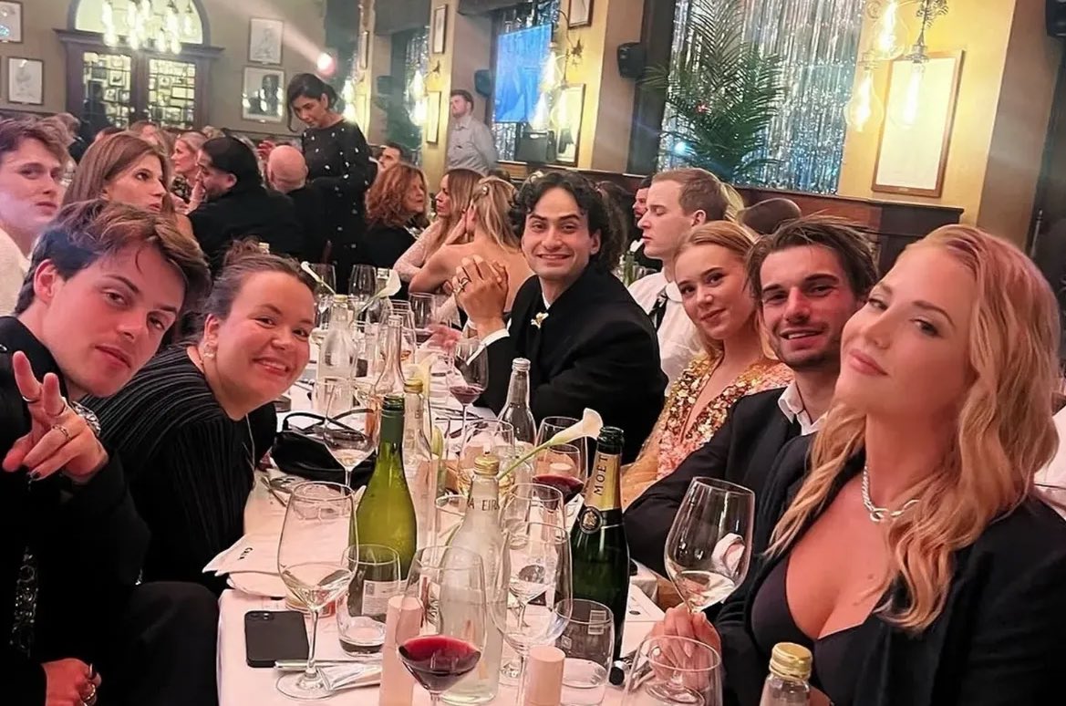 skamvrse's tweet photo. SKAM 2025 💛 https://t.co/f0J8idQUUN