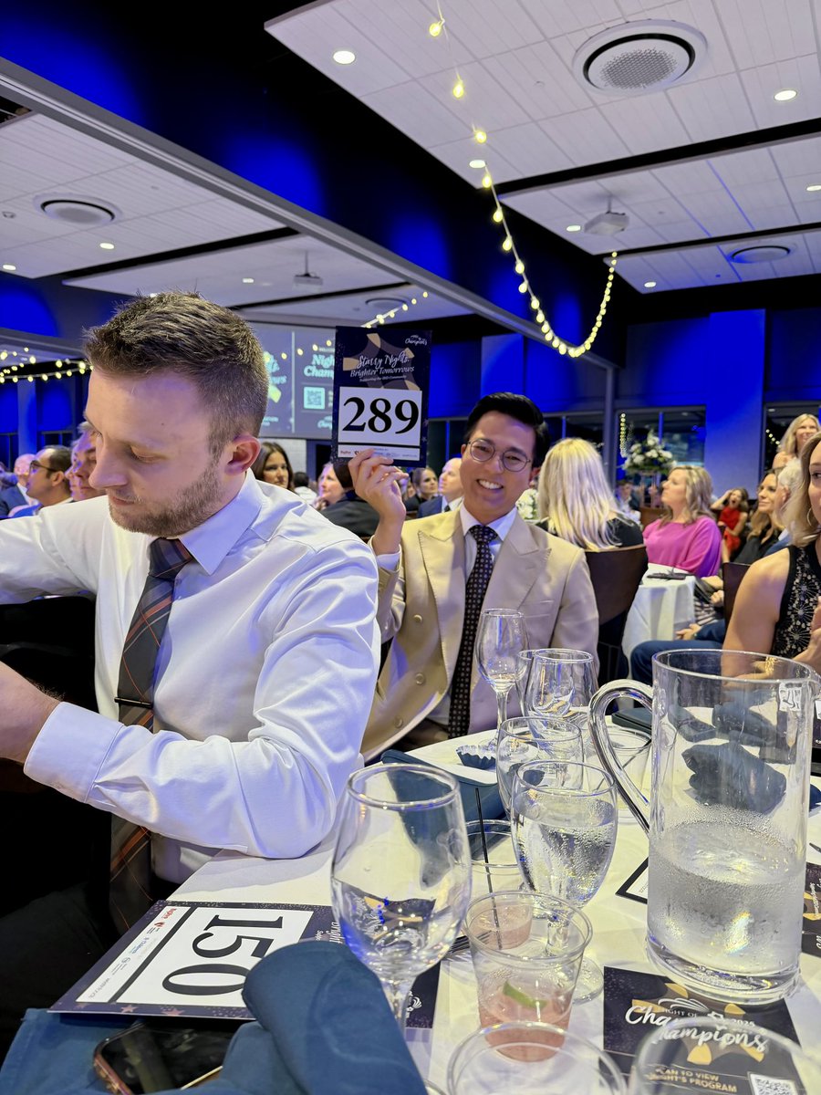 PeakNatapatMD's tweet image. Gala Night with @CrohnsColitisFn NE-IA Chapter 💙
Proud to support their mission to help #IBD patients and build a better future toward a #cure.
Grateful to @kehutchins77 and @NebraskaMed for having me!