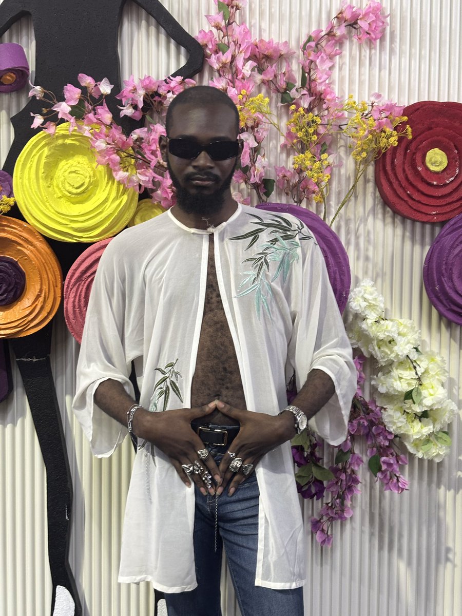 Excellingstar's tweet image. I just wanna wear what I want, get high, get out, get by, get drunk.
#gtcofashionweekend #gtcofashionweekend2025