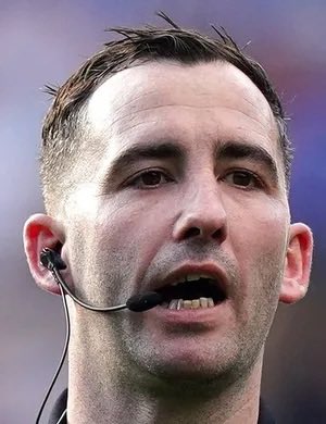 Chris Kavanagh is a disgrace to football