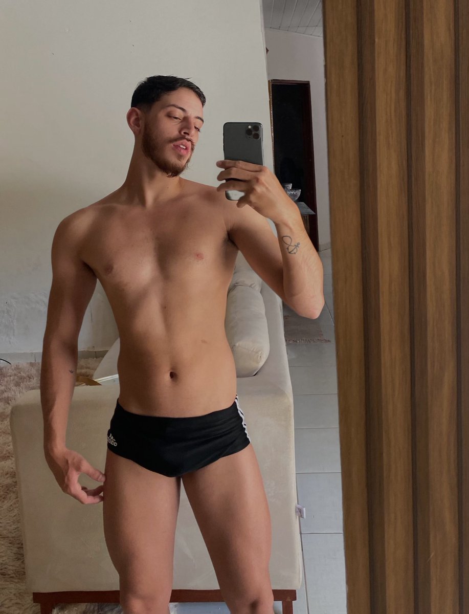 greg0riano's tweet photo. Domingando com preguiça https://t.co/SGDOSMrGd0