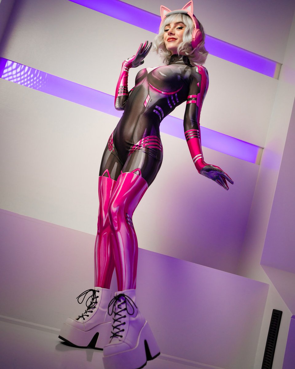 Can I be your discord kitten? 🤭

📸: <a href="/nerdylense/">NerdyL</a> 
Miss Meow character by @jamietyndall &amp; suit from <a href="/braekor/">Braekor</a>