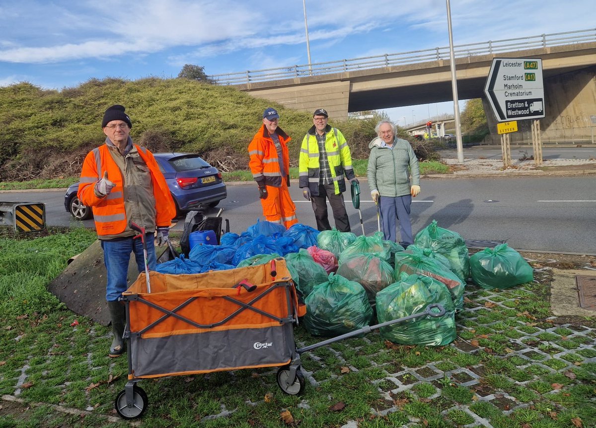 Collected 25 bags (11 recyclable) , a trolley, 2 NO2 canisters, a black drugs box full of needles,  and various bulky items from the top of Maskew Avenue and Soke Parkway.
Thanks to Steve, Phillip, Carole, Alan and Ian.