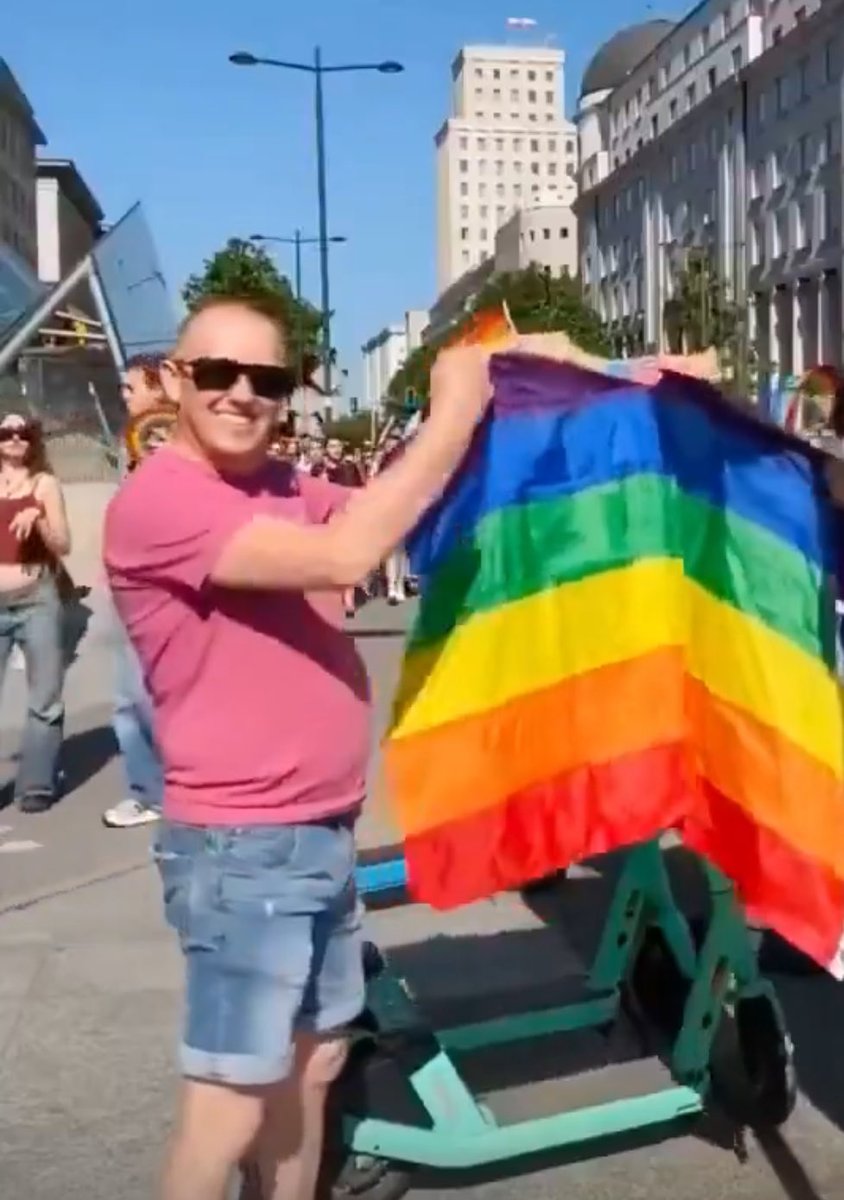 PbNation tweet media