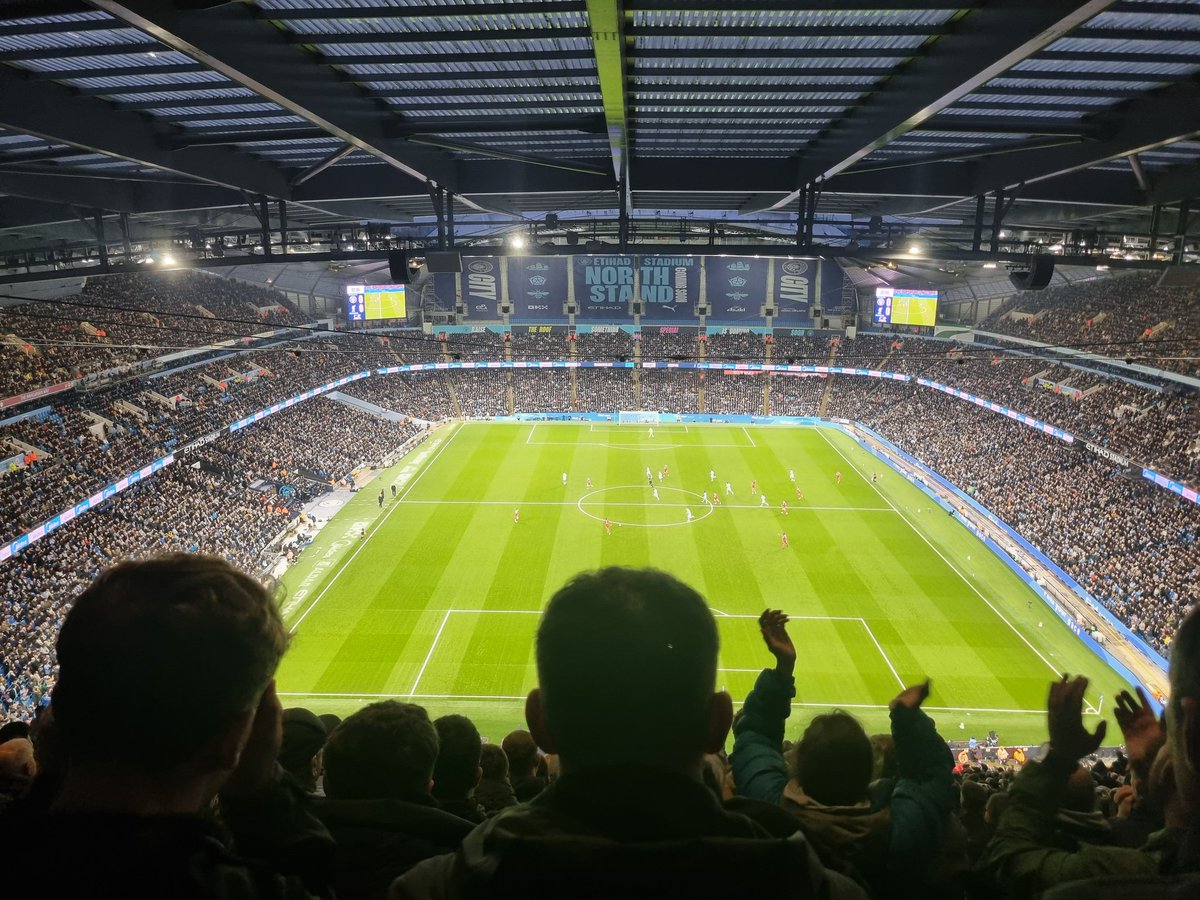 Didn't get chance to post my team this week as I had a busy weekend travelling + at an engagement party but happy I brought this man in!

Also happy to be at the Etihad watching my team smash the Scousers! Lovely weekend all round 

#FPL #FPLCommunity