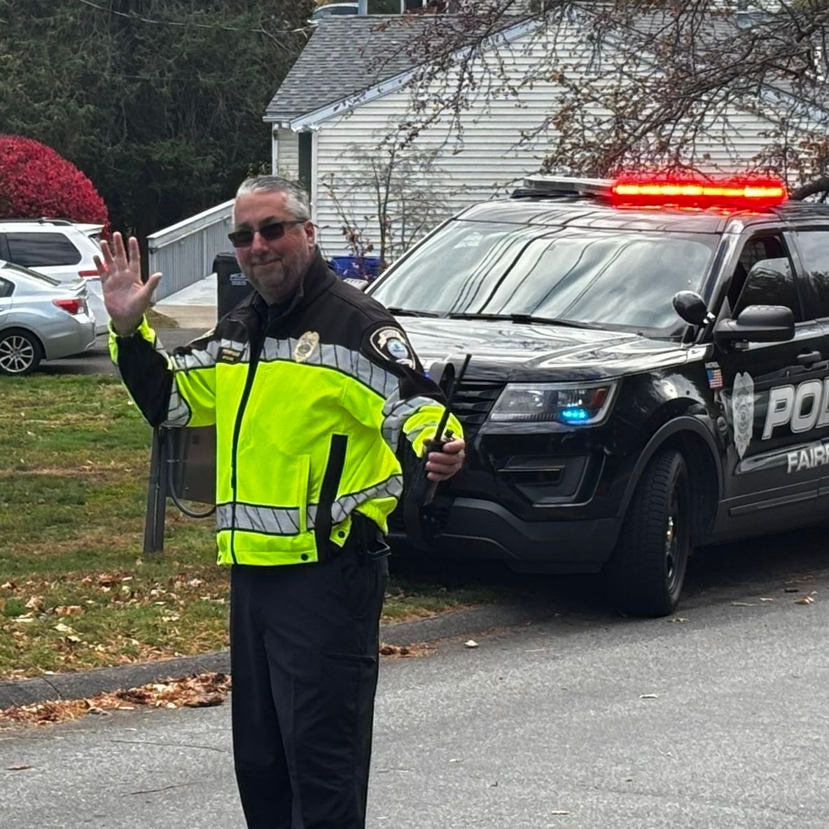 FPDCT's tweet image. Fairfield Police, Special Officers, and Cadets had a great time helping with the Colony Grill Hot Oil 5K. Did you spot some of your favorite officers running today?

#FairfieldPolice #CommunityEvent #HotOil5K #KeepFairfieldSafe