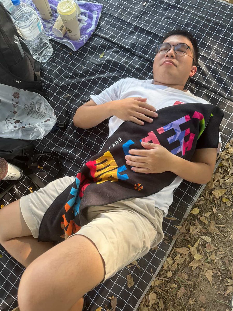 不知道這個人壞不壞耶
來問問推友😍