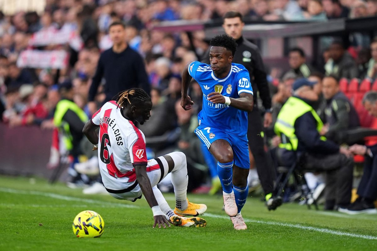 فينيسيوس آخر 6 مباريات مع ريال مدريد لم يسجل ولم يصنع 😍😍