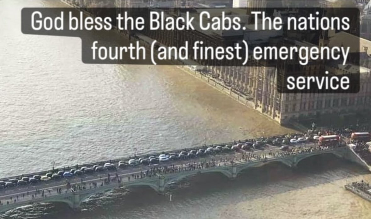 jamesenglish0's tweet photo. The black cabs of London waiting on Westminster Bridge to ferry the veterans from Waterloo station to the Cenotaph and back again for free.

They do this every year.

Good on the black cabs 👏 https://t.co/obEFZuAxgy