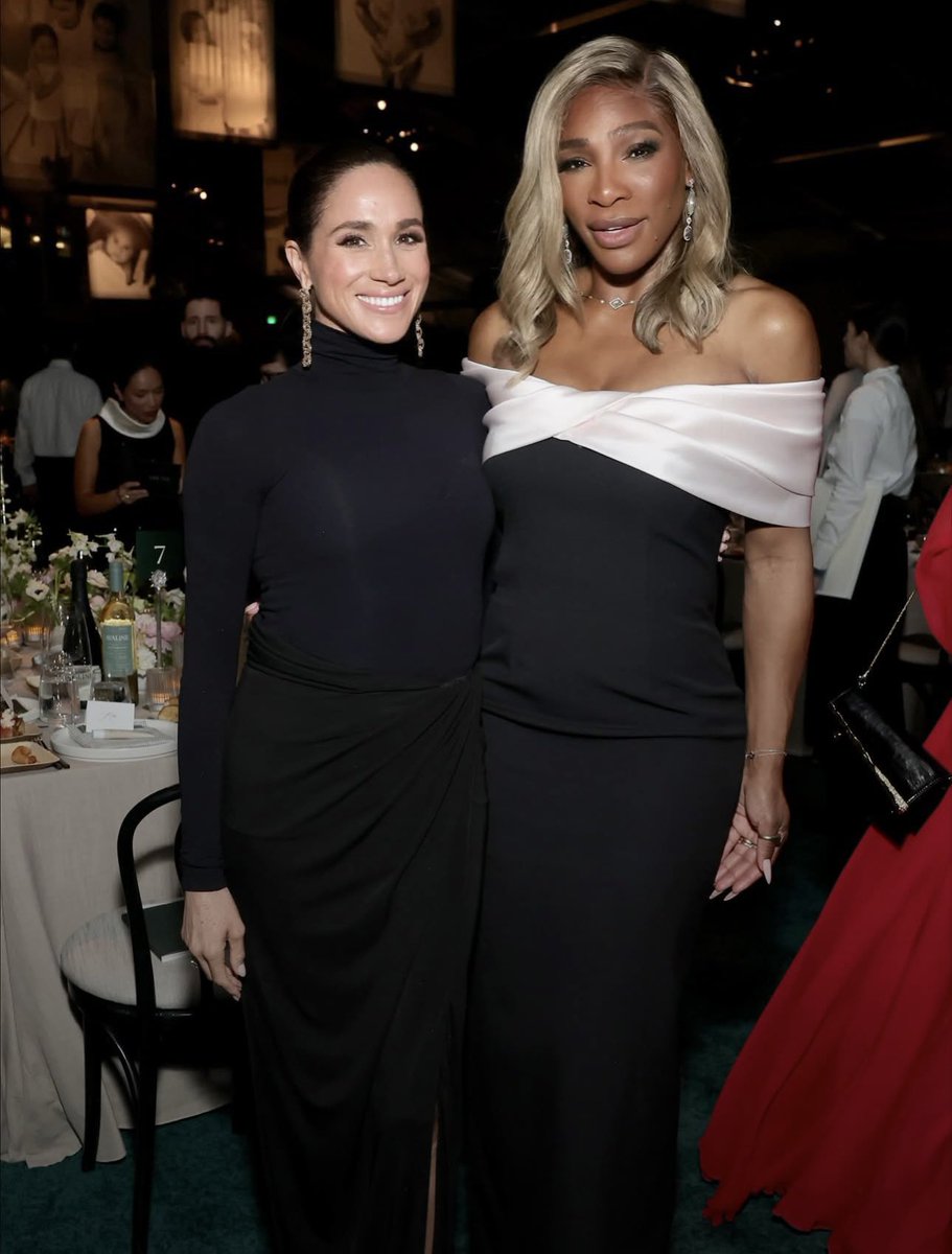 troubleshade's tweet image. I LOVE THEIR FRIENDSHIP 🖤

Harry and Meghan with Serena Williams at the Baby2Baby gala yesterday.