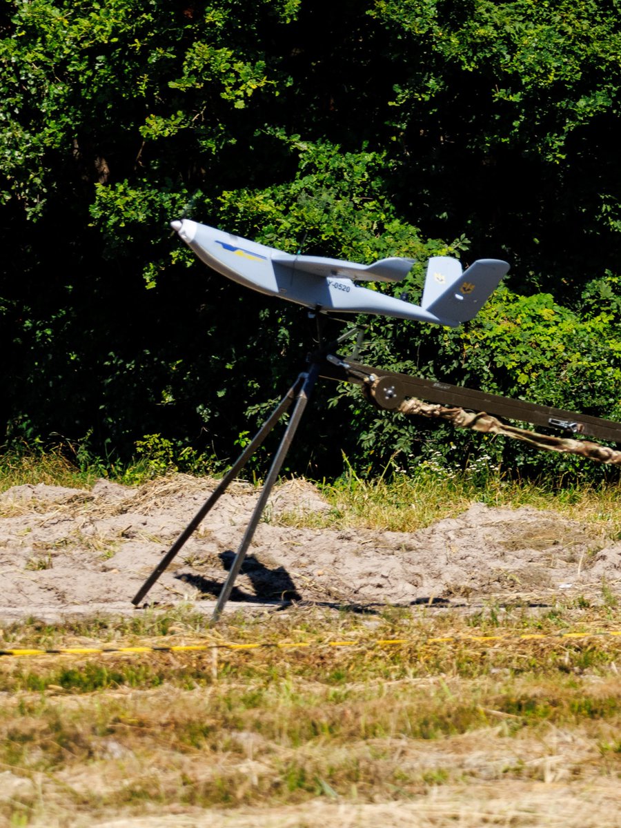 GOR belongs to the class of medium-range UAVs — unmanned systems capable of flying hundreds of kilometres with extended endurance (3–6 hours).

These platforms hit the sweet spot between tactical UAVs and strategic reconnaissance assets.
They provide deep reconnaissance,