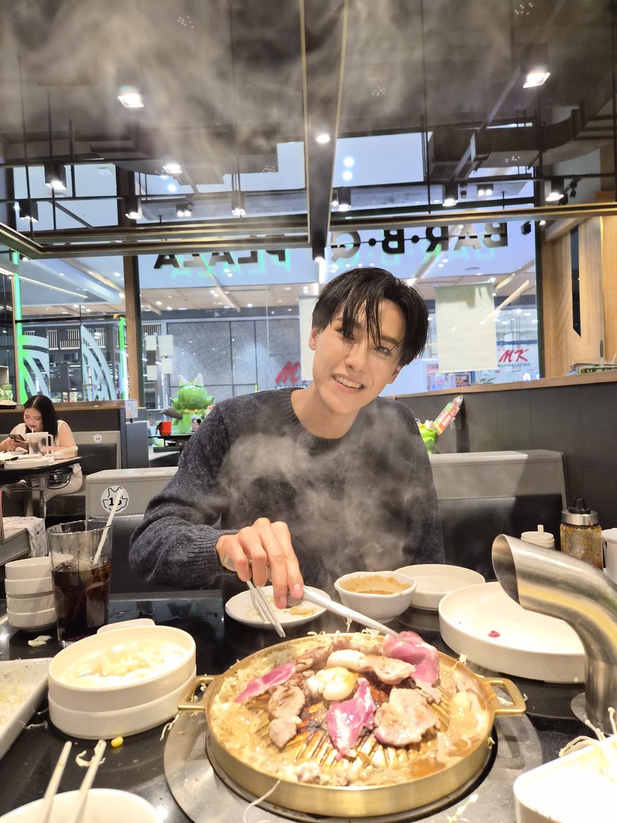 คนที่ถ่ายจูเนียร์ได้น่ารักอันดับ1 = เต ตะวัน